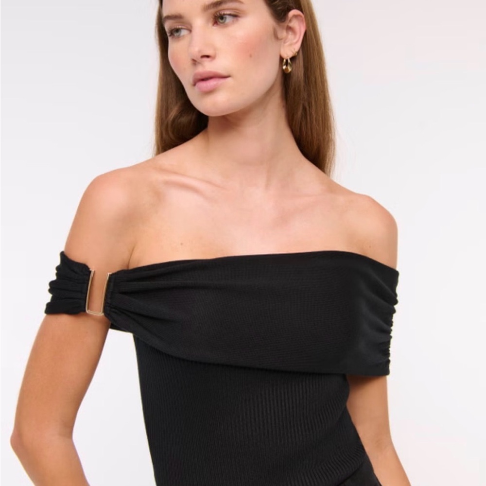 Abercrombie & Fitch Black Off-Shoulder Top